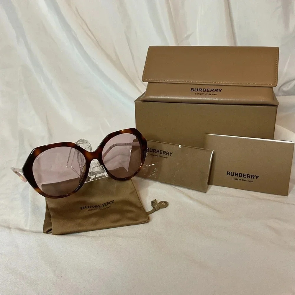 Burberry ~Vanessa~ sunglasses NEW